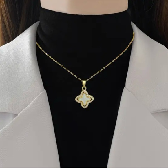 Elegant and Chic 18” Gold Necklace with White Clover Pendant - Picture 2 of 7